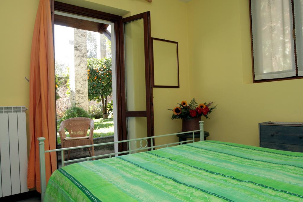 Villa Residence La Limonaia Gargnano Room photo